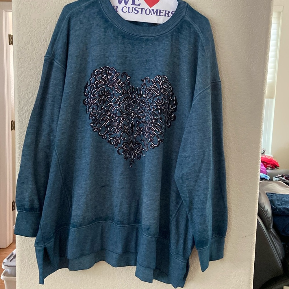 Very soft, like new, plus size sweatshirt.